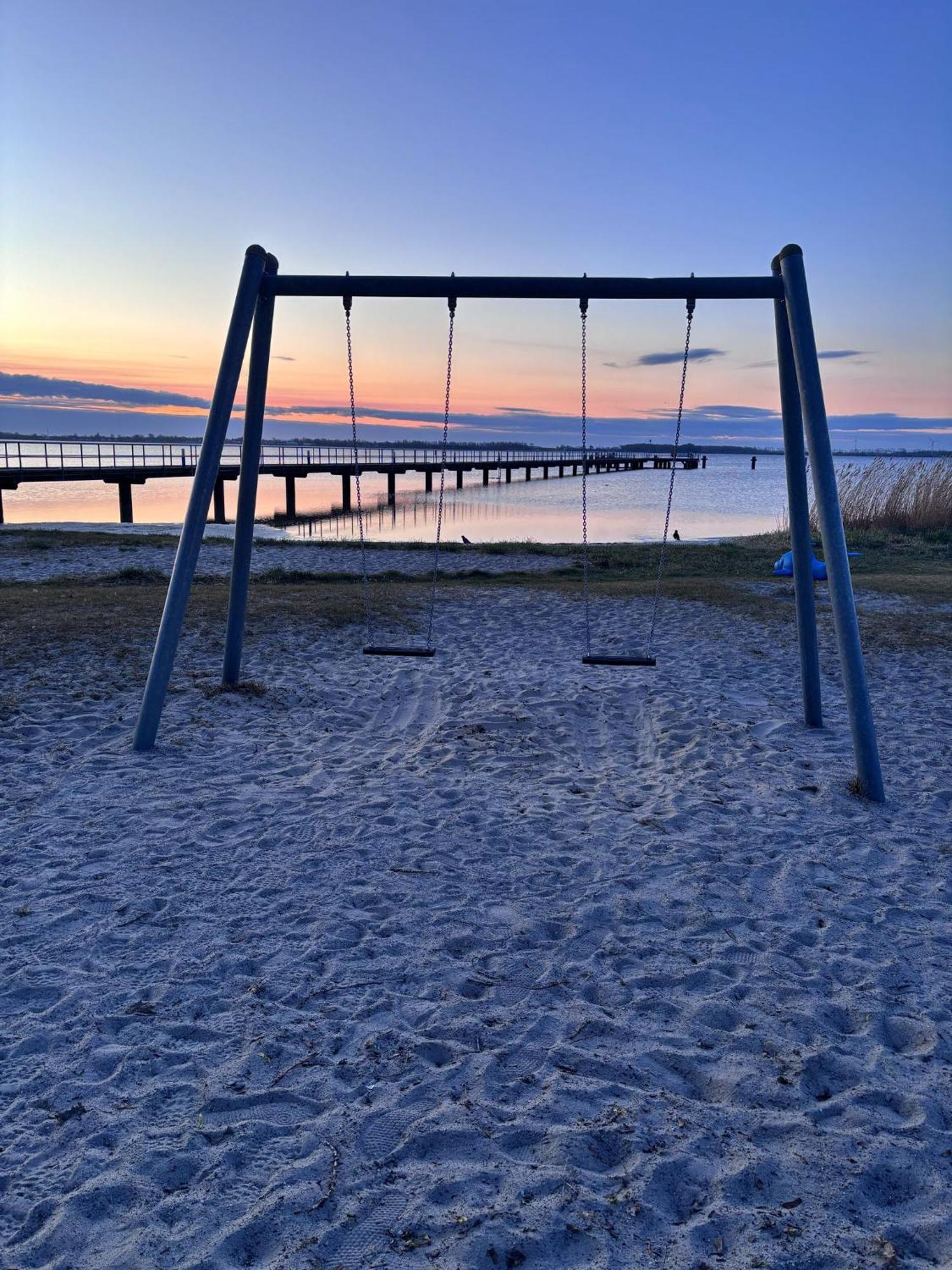 App 8O Grosser Tag Am Meer Mit Wasserblick Dranske Kültér fotó